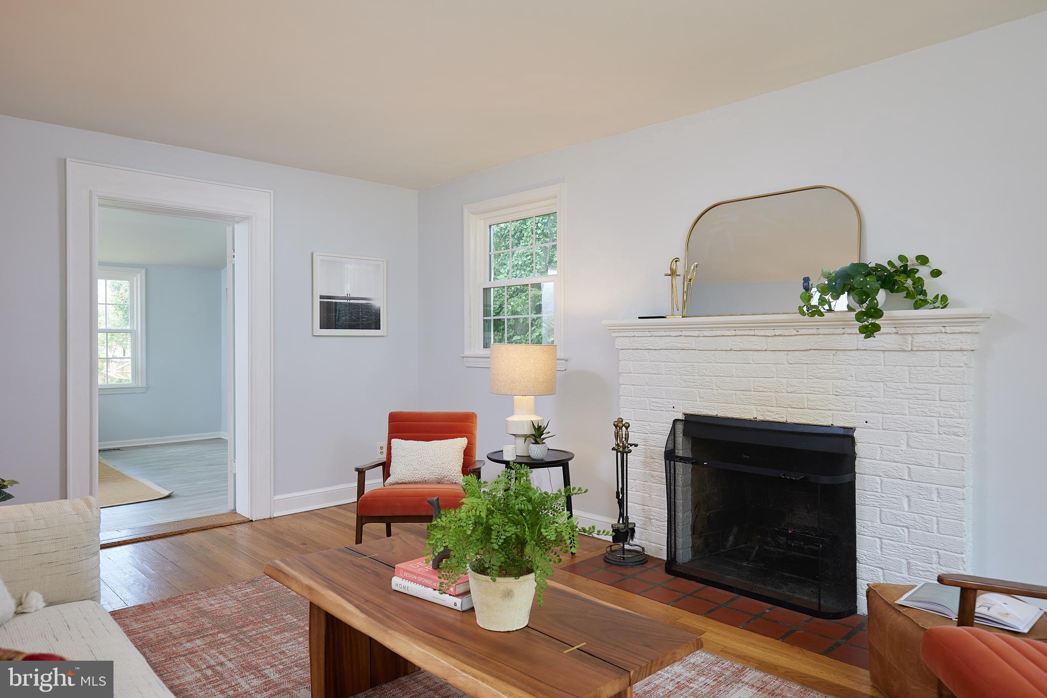 2319 Arthur Avenue Silver Spring, MD 20902 - Photo 3 of 40 Living Room