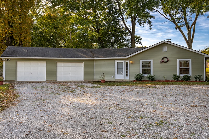1837 Outer Lake Road Princeton, IN 47670 - Photo 1 of 16 Gallery Image 1