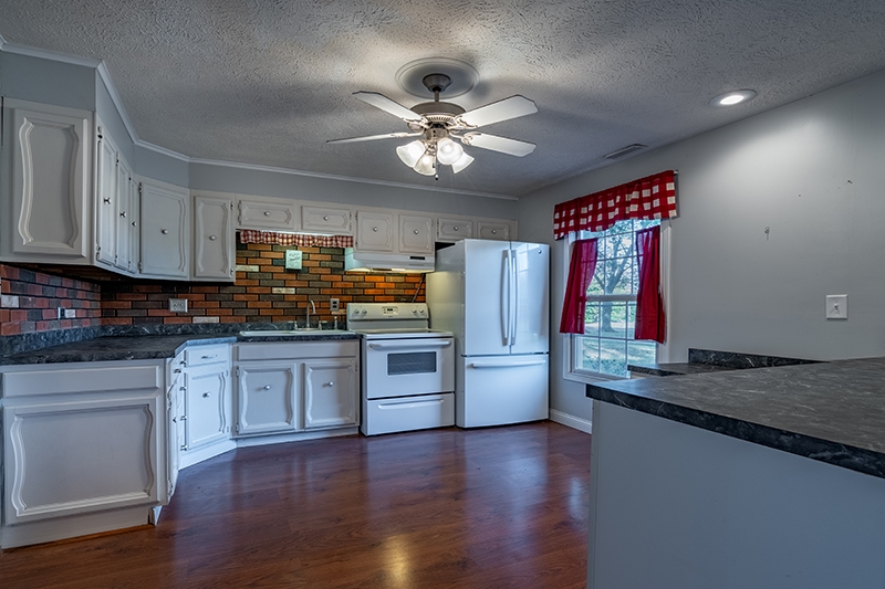 1837 Outer Lake Road Princeton, IN 47670 - Photo 5 of 16 Gallery Image 5