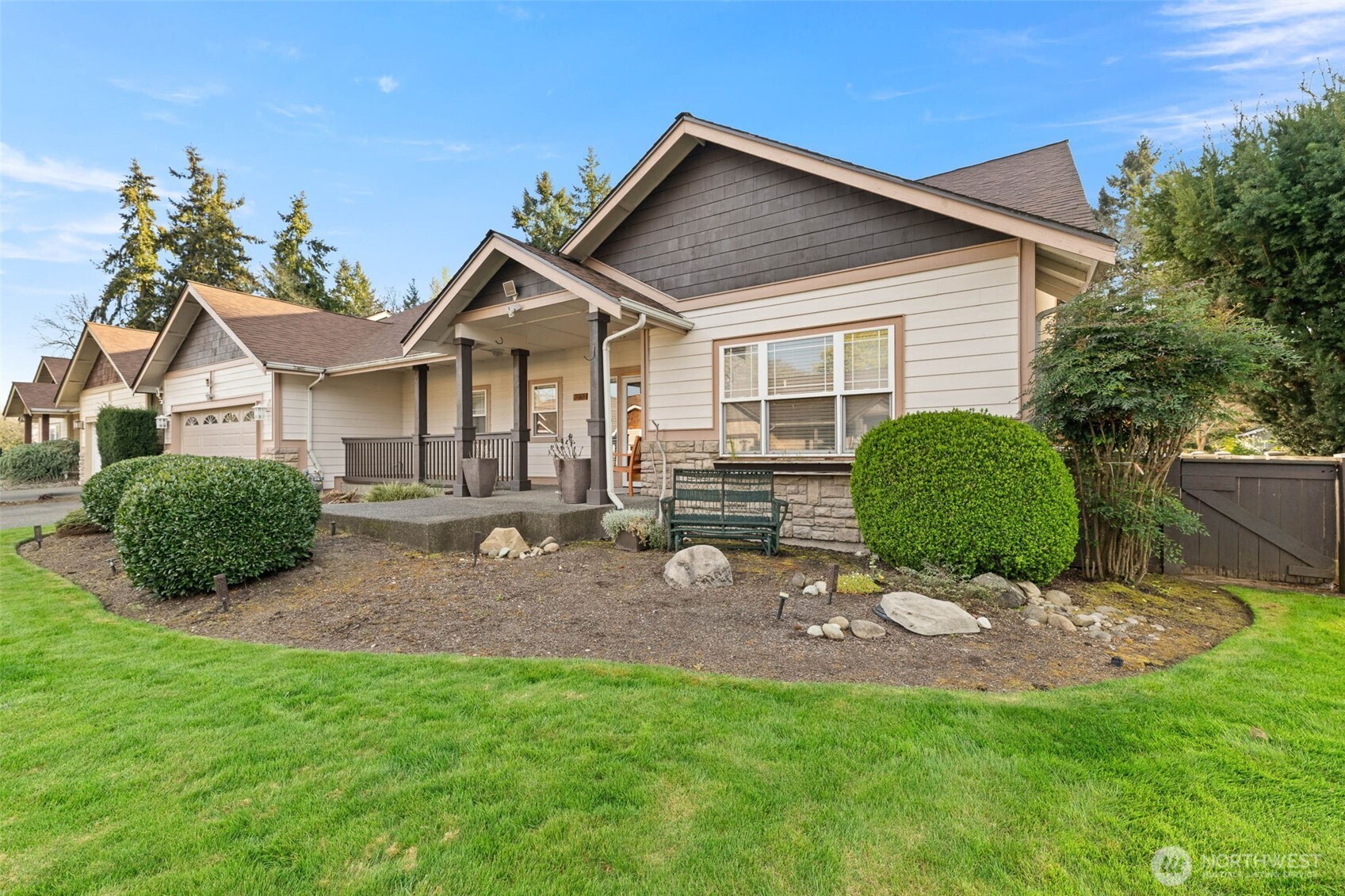 9069 Eagle Point Loop Road Southwest Lakewood, WA 98498 - Photo 2 of 40