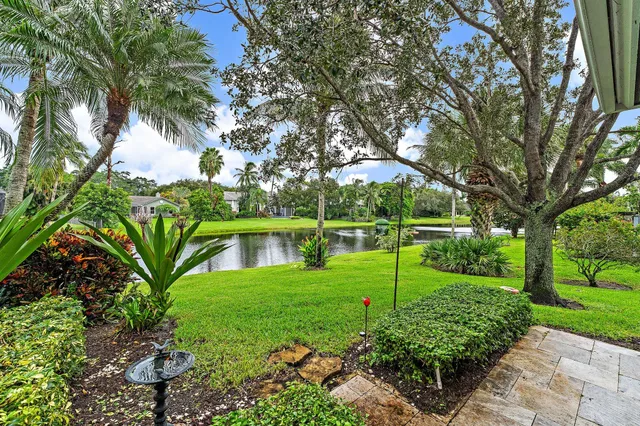 $1,850,000 | 18647 Southeast Lakeside Way, Jupiter, FL 33469