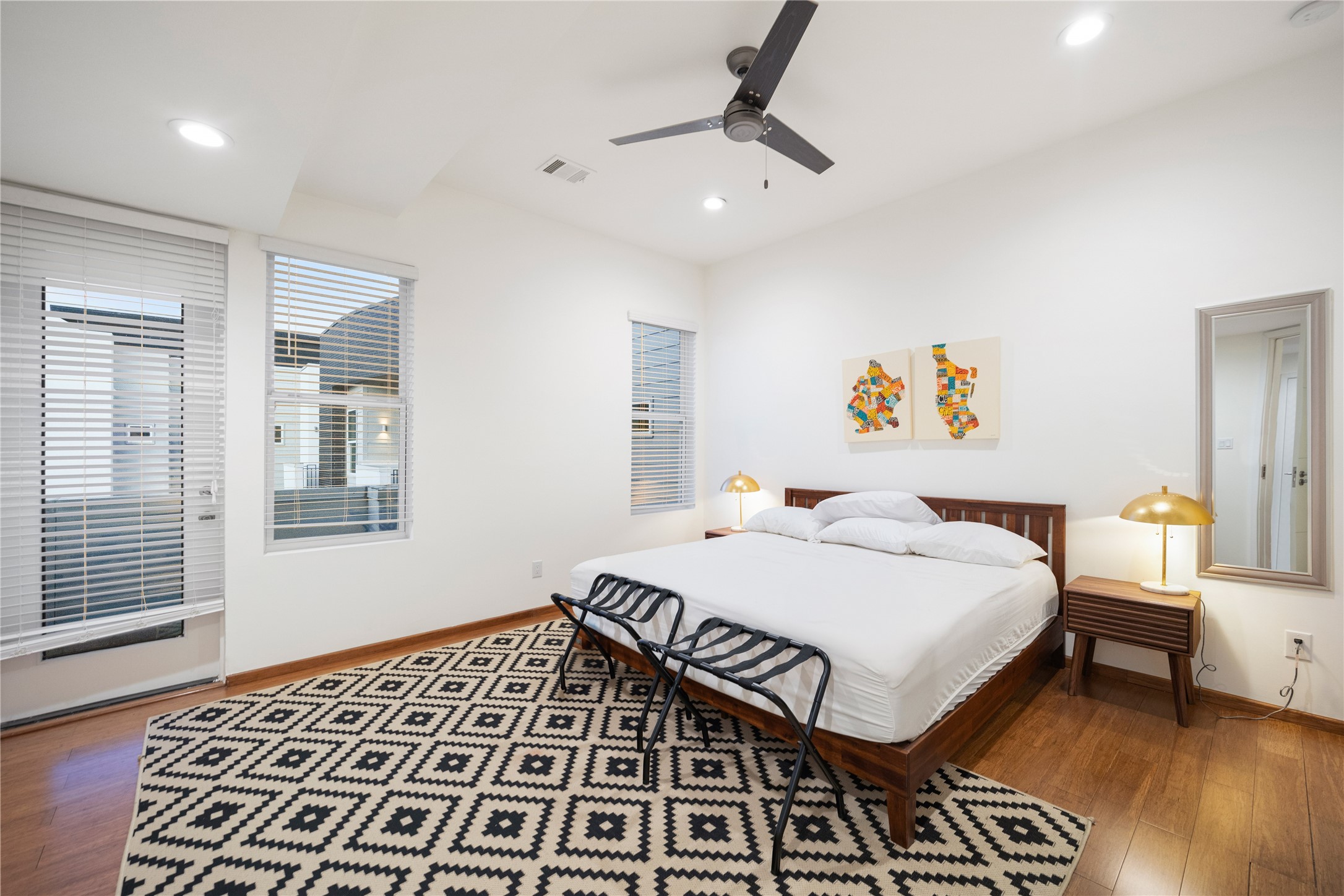 4117 Chartres Street Houston, TX 77004 - Photo 11 of 25 Large primary bedroom.