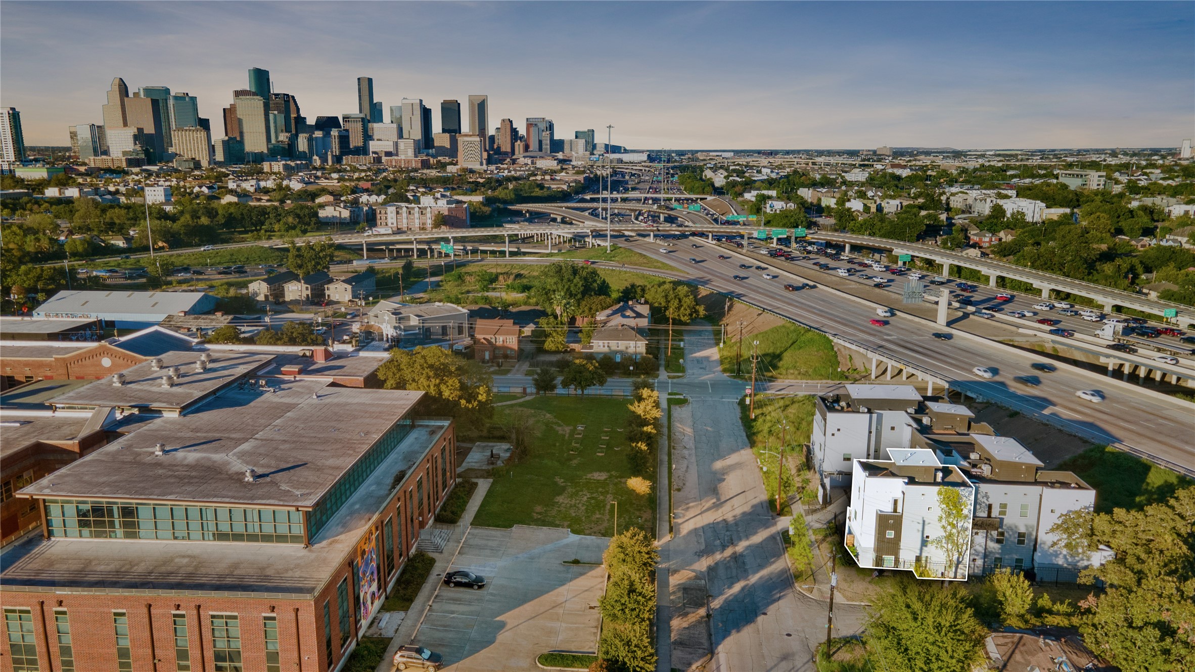 4117 Chartres Street Houston, TX 77004 - Photo 22 of 25 Stunning city views!