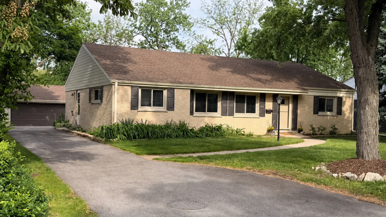 5818 Ridgewood Drive Western Springs, IL 60558 - Photo 1 of 26