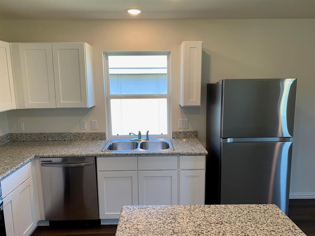 413 East Hull Street Denison, TX 75021 - Photo 6 of 22