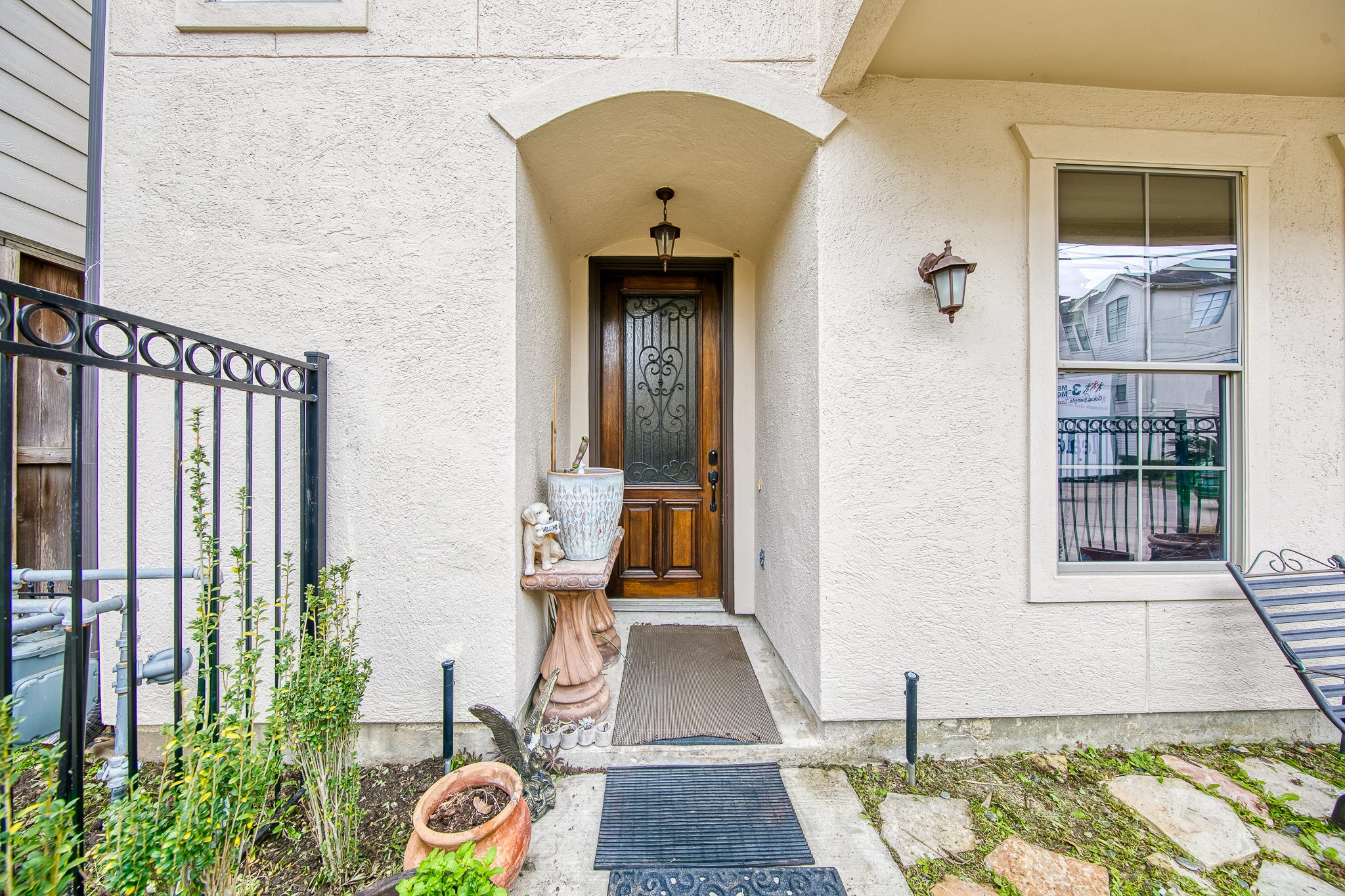 6310 Hamman Street, Unit D Houston, TX 77007 - Photo 1 of 41 a front view of a house with a yard