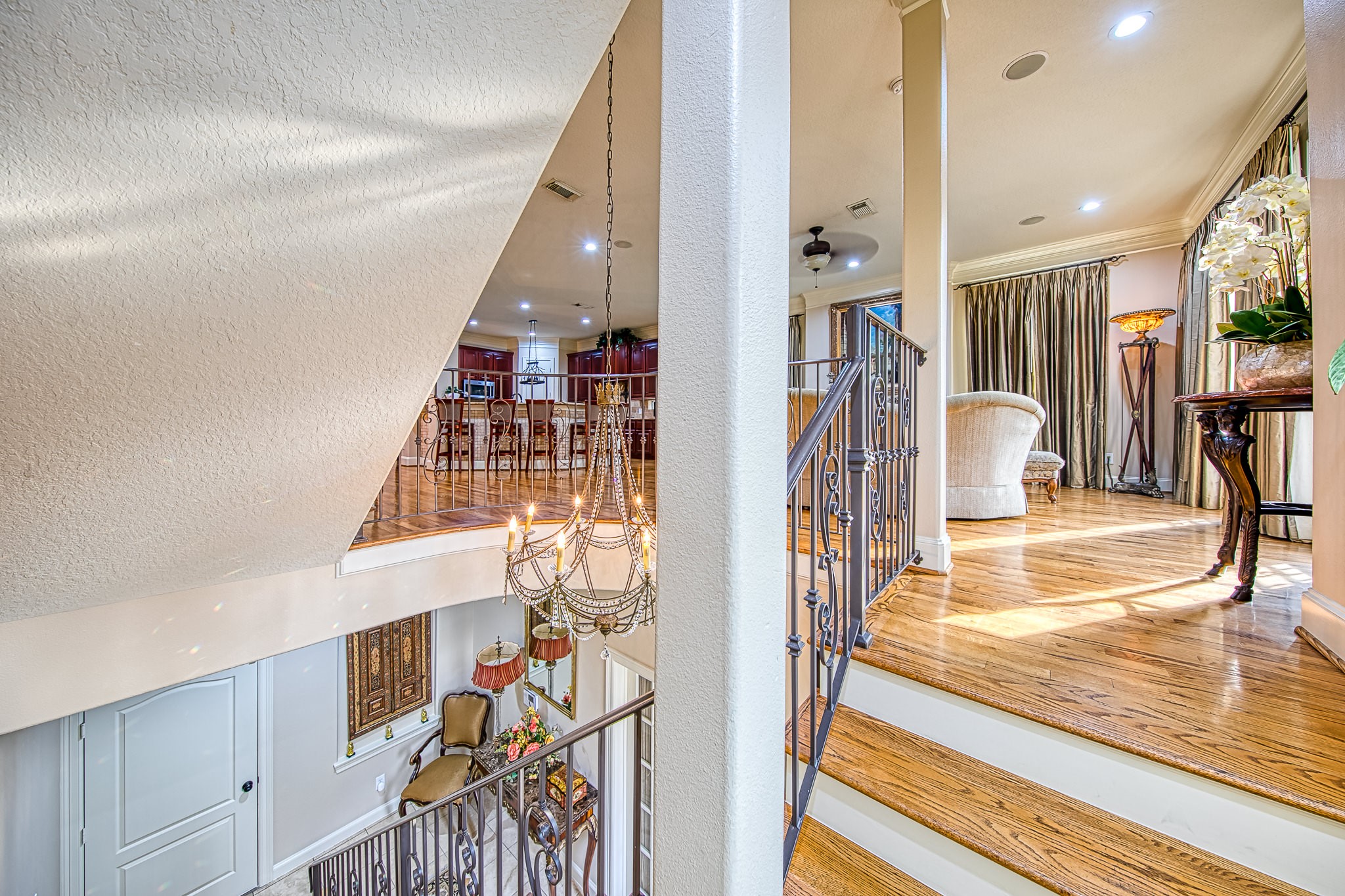 6310 Hamman Street, Unit D Houston, TX 77007 - Photo 10 of 41 a view of a living room