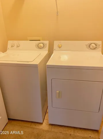 a view of outdoor space yard and porch