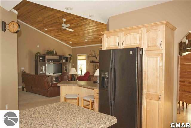 856 West Blue Grass Road Mount Pleasant, MI 48858 - Photo 15 of 25 1774515-14.JPG
