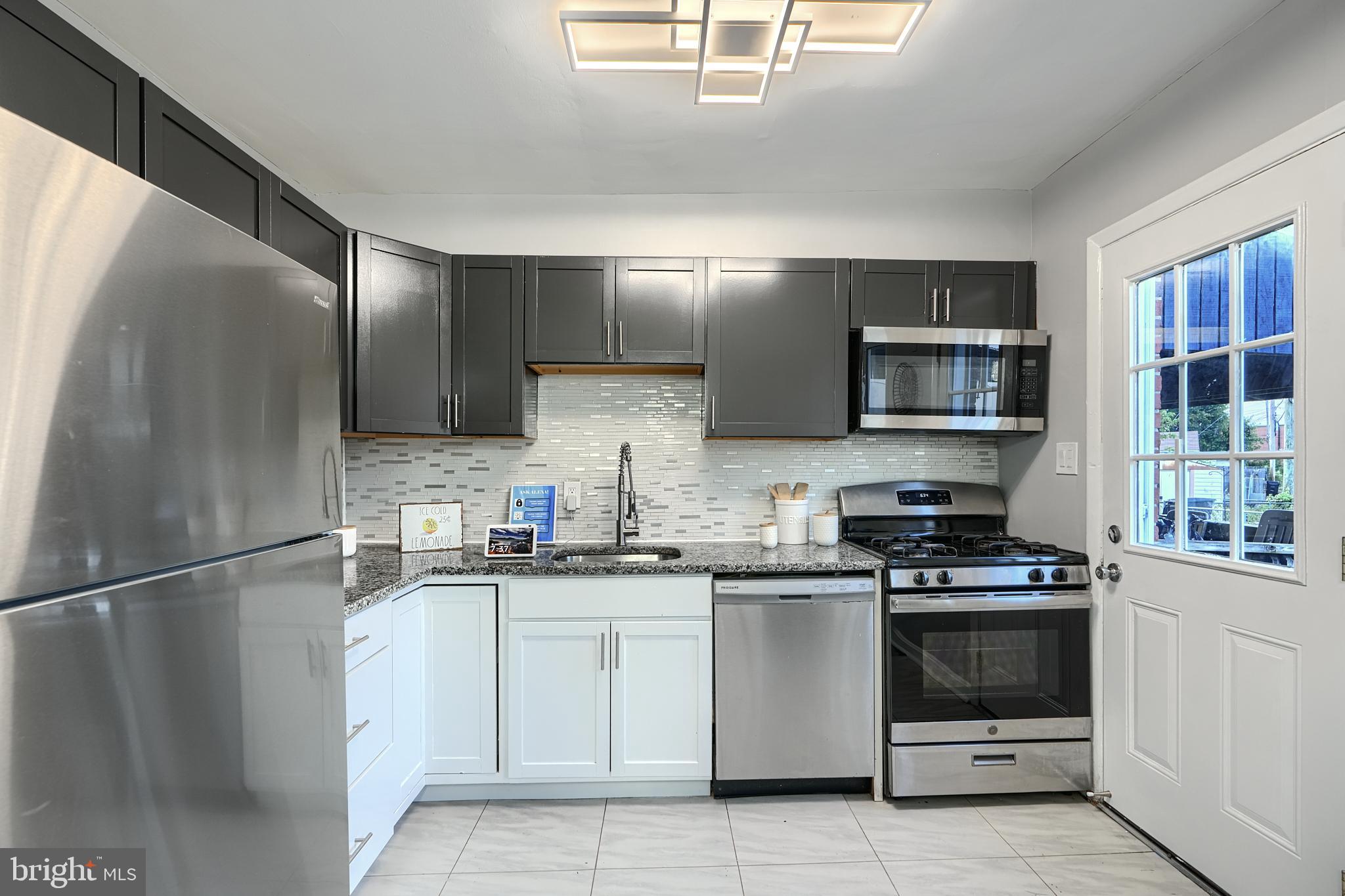 267 Southeastern Terrace Baltimore, MD 21221 - Photo 12 of 31 Gallery Image 12