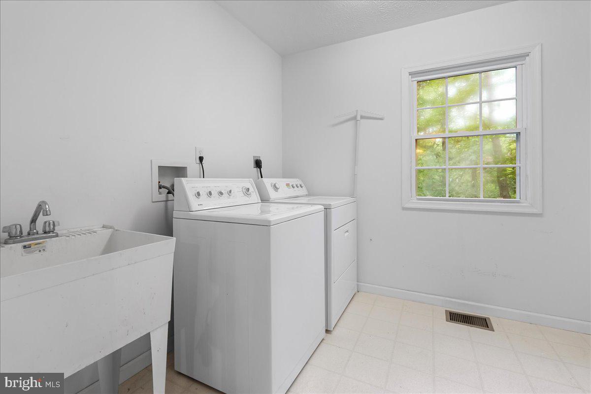 1039 Quail Road Basye, VA 22810 - Photo 12 of 29