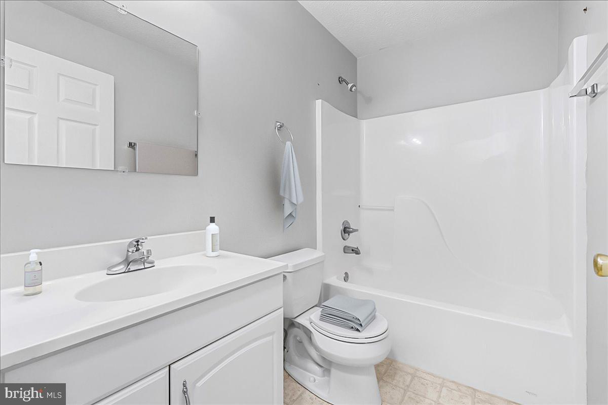 1039 Quail Road Basye, VA 22810 - Photo 3 of 29 This photo has been virtually staged.