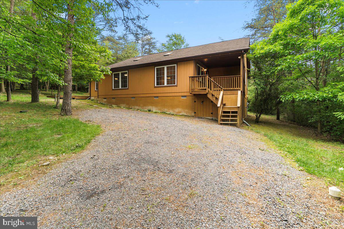 1039 Quail Road Basye, VA 22810 - Photo 4 of 29