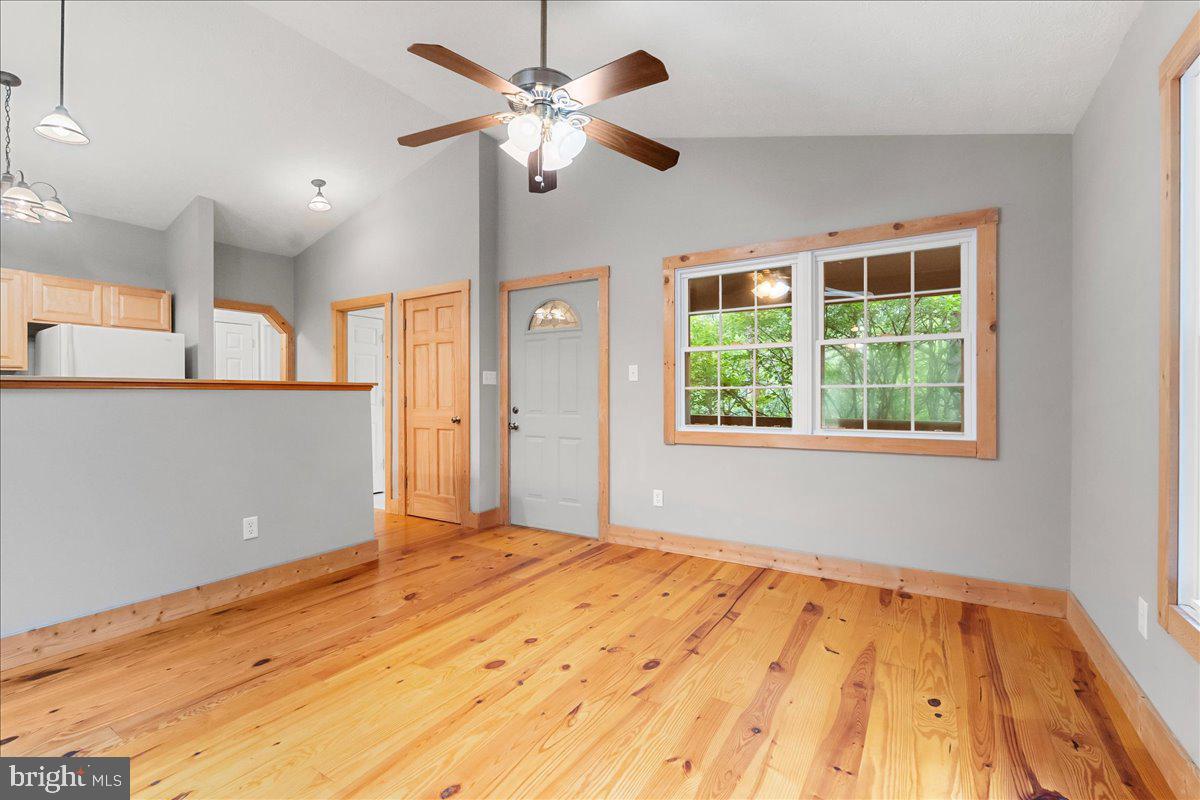 1039 Quail Road Basye, VA 22810 - Photo 7 of 29