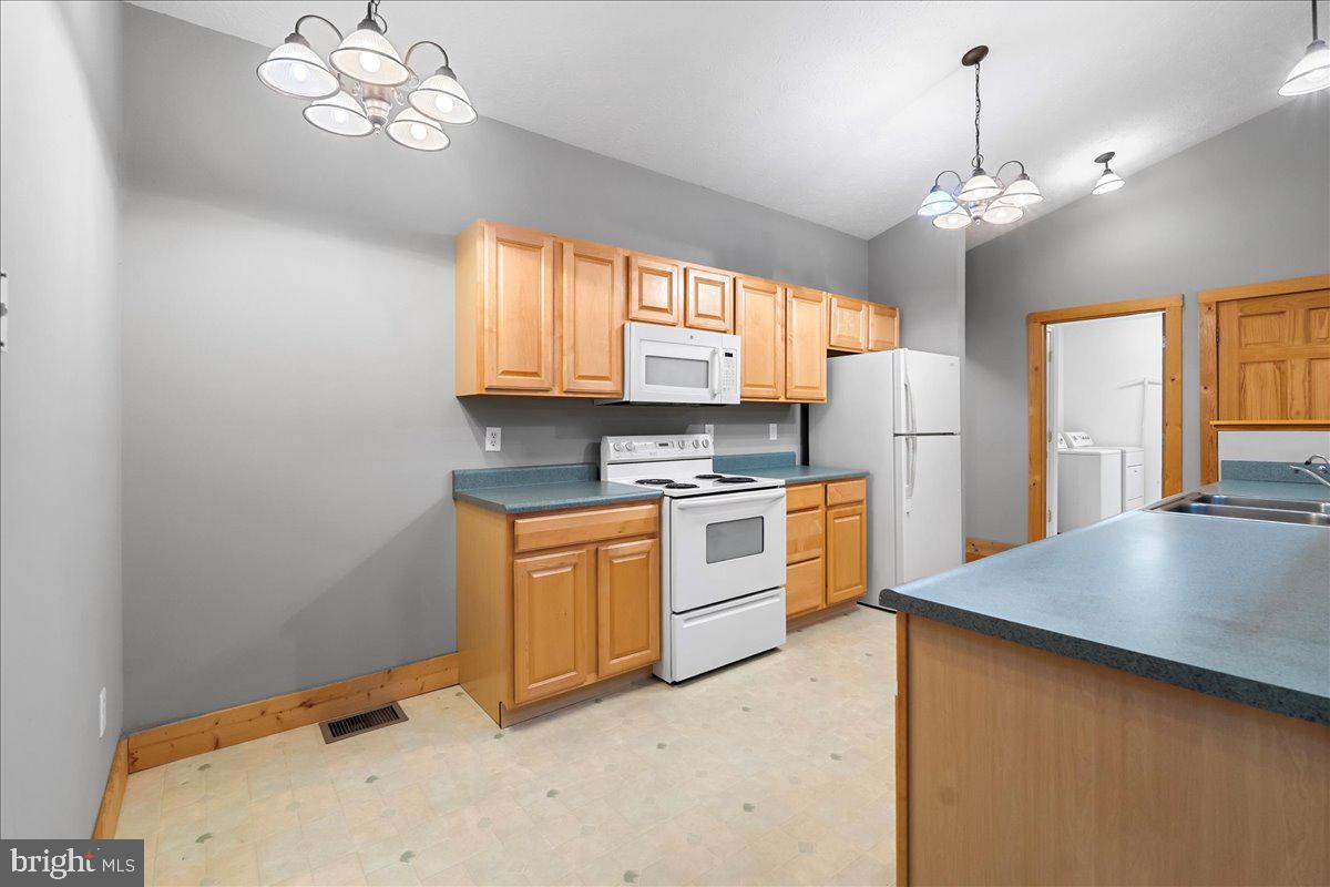 1039 Quail Road Basye, VA 22810 - Photo 9 of 29