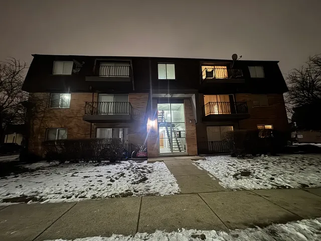 $139,900 | 12741 South La Crosse Avenue, Unit 2B, Alsip, IL 60803