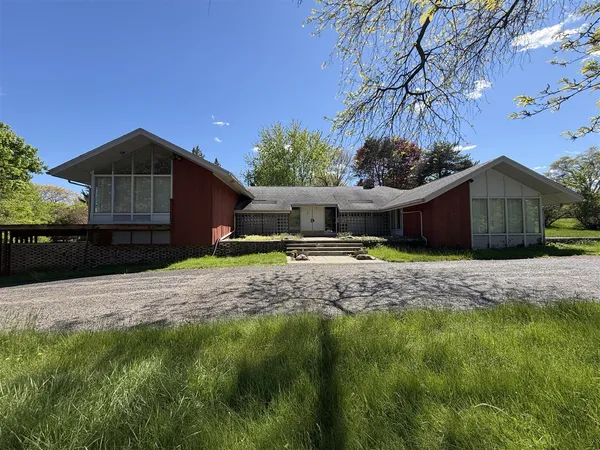 $254,900 | 1322 Woodkrest Drive, Flint, MI 48532