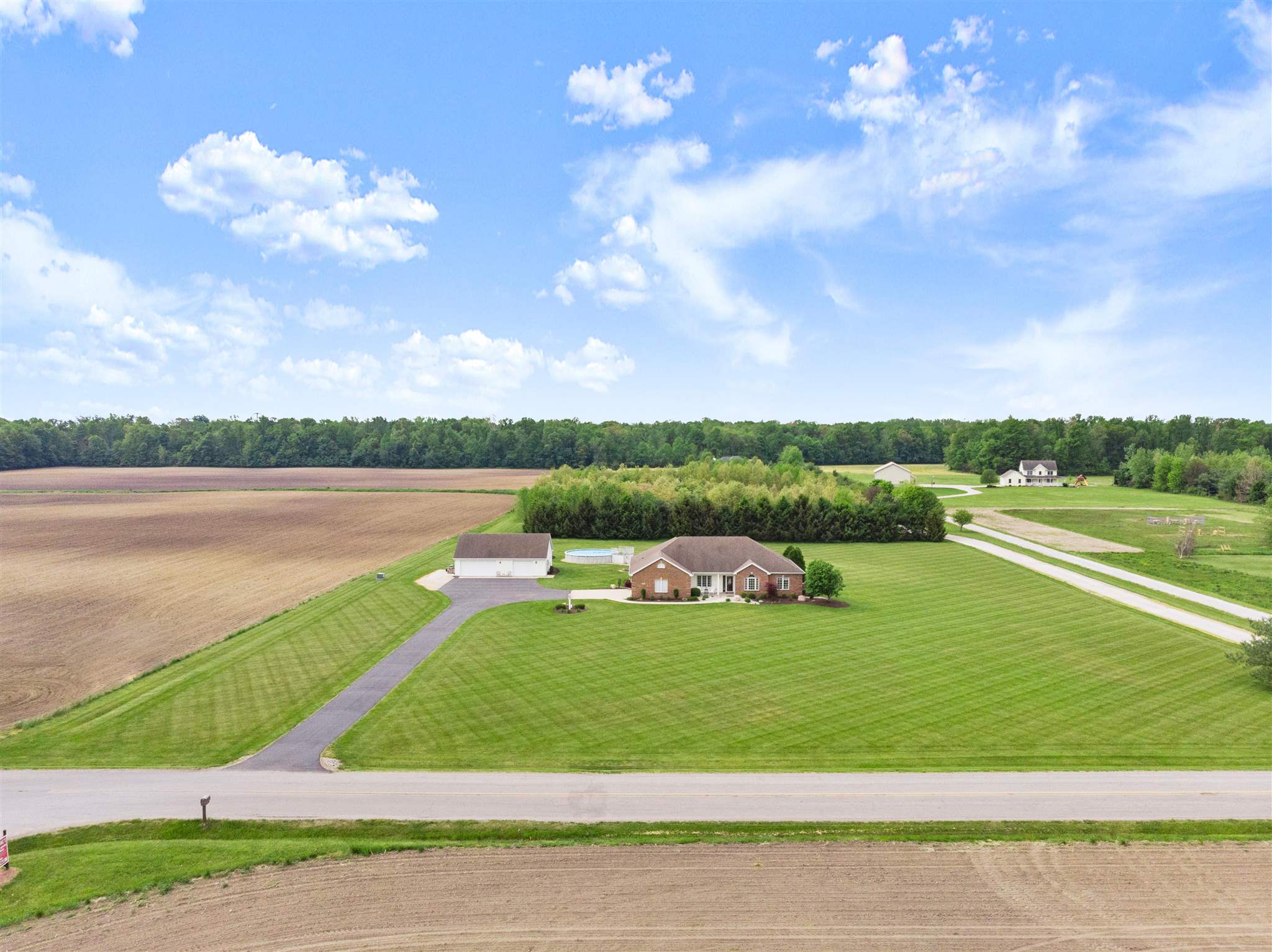 9007 West Cook Road Fort Wayne, IN 46818 - Photo 1 of 36