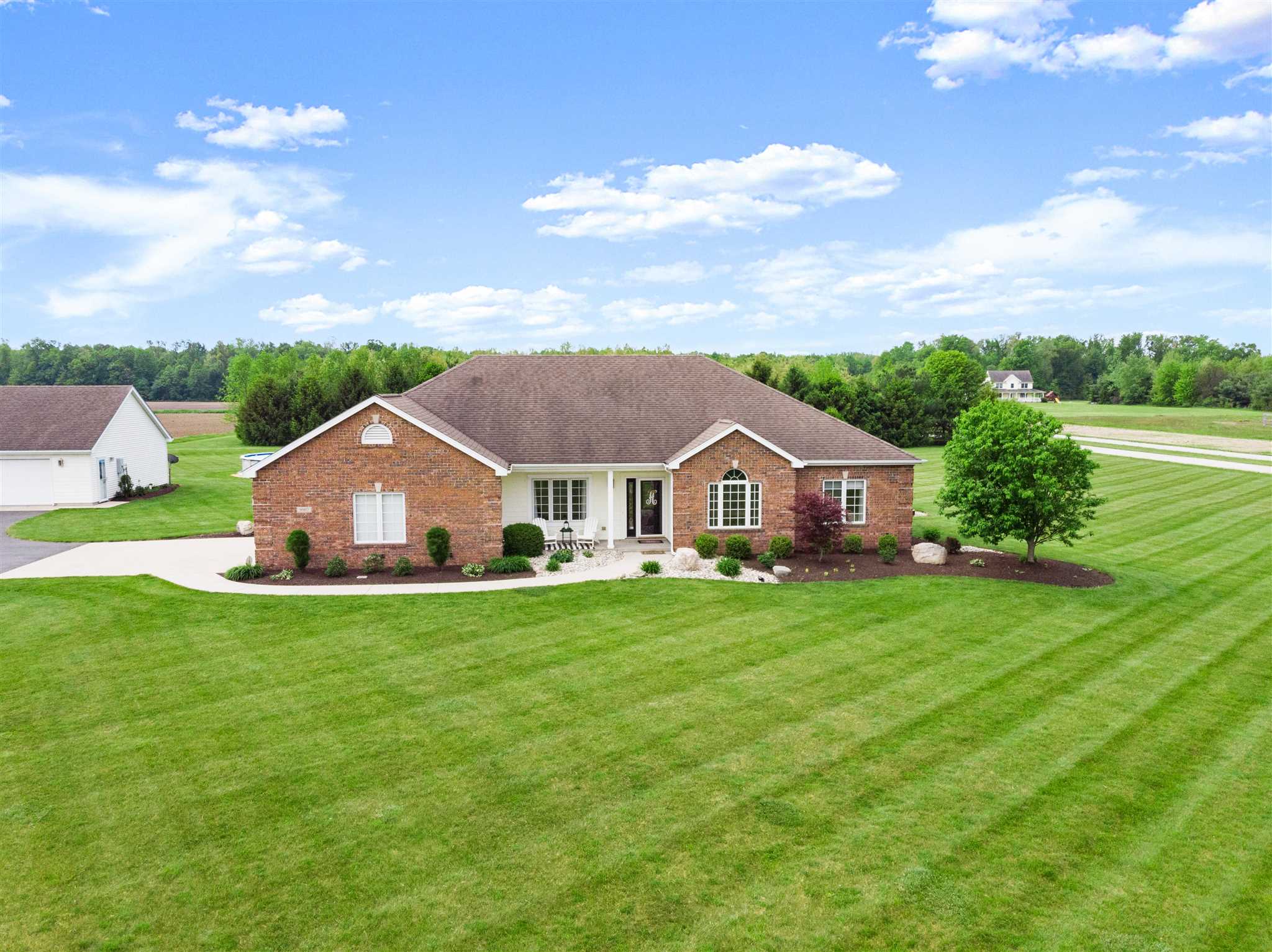 9007 West Cook Road Fort Wayne, IN 46818 - Photo 2 of 36