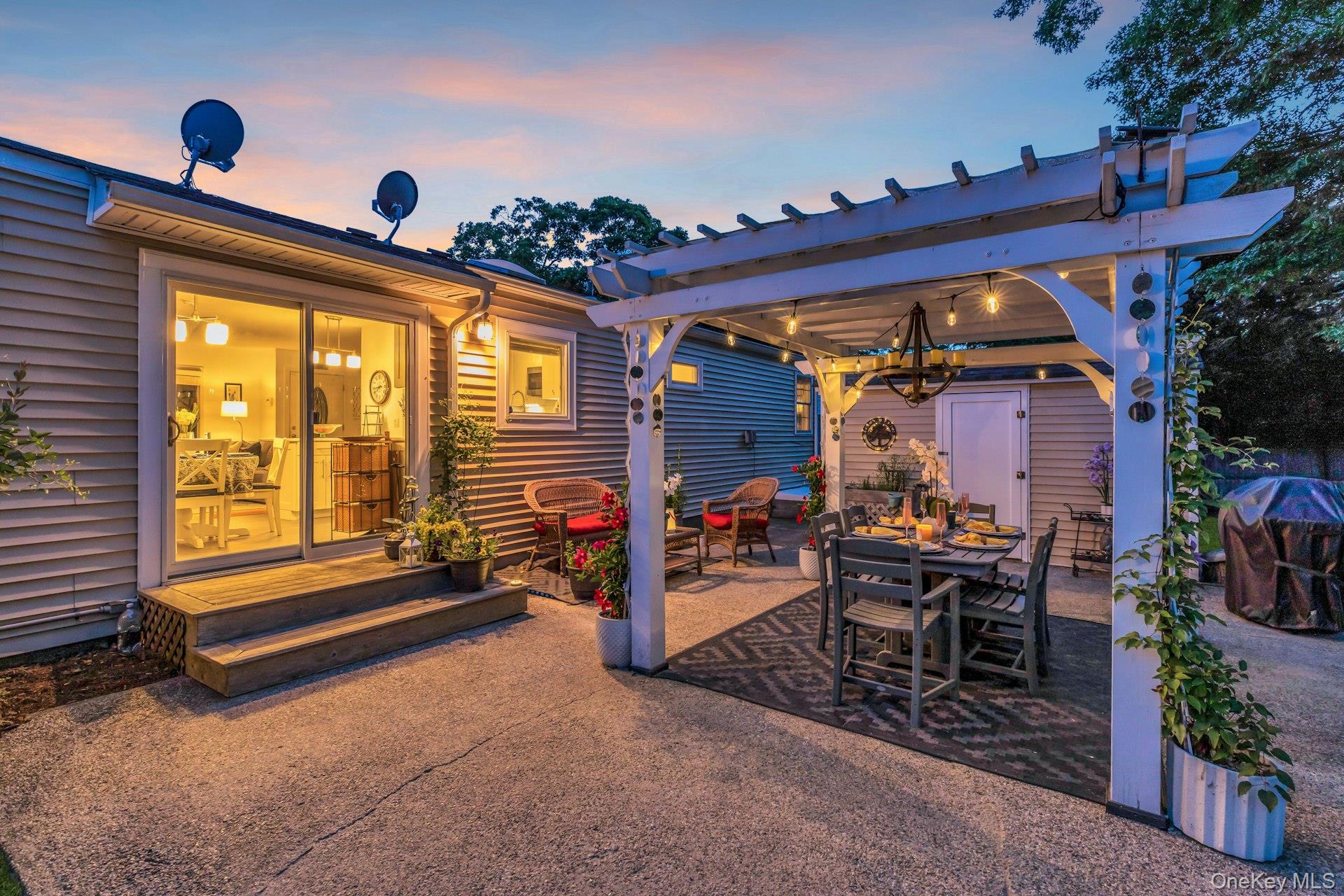 116 West Tiana Road Hampton Bays, NY 11946 - Photo 6 of 50