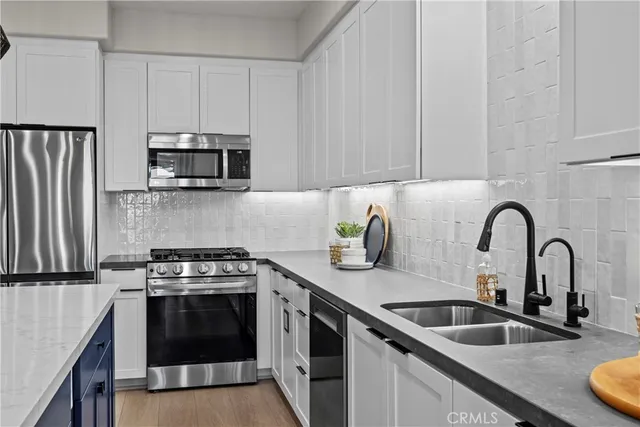 $667,990 | 1952 West Sycamore Drive, Compton, CA 90220