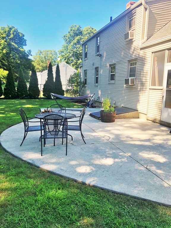 112 Maebeth Street Springfield, MA 01119 - Photo 4 of 23