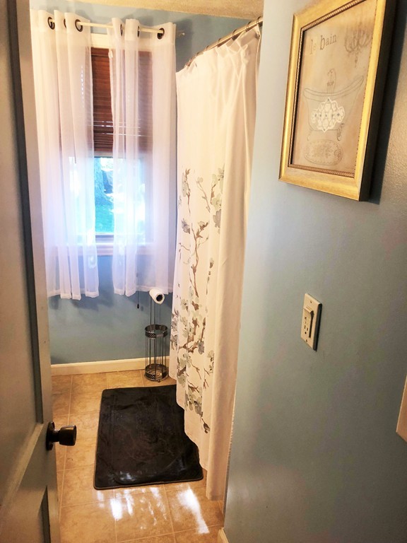 112 Maebeth Street Springfield, MA 01119 - Photo 8 of 23