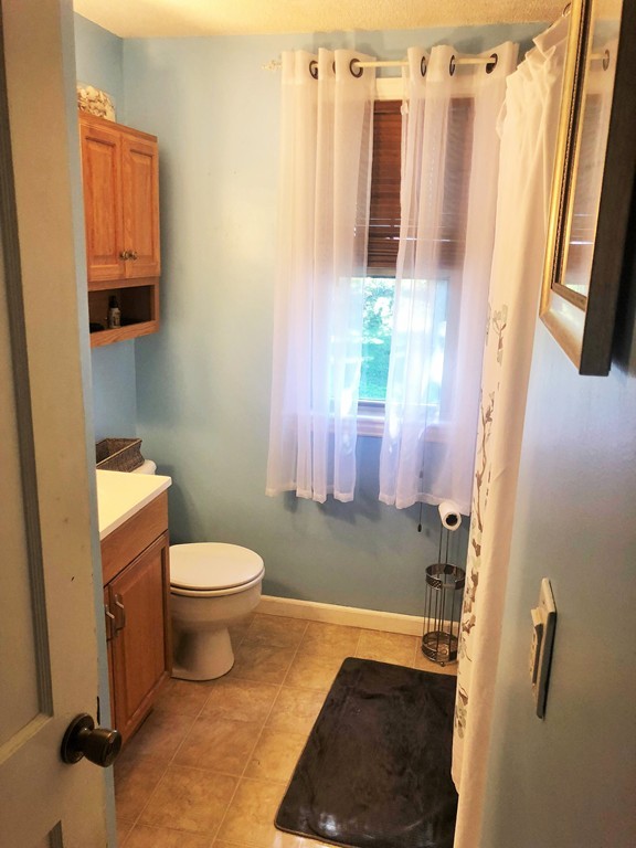 112 Maebeth Street Springfield, MA 01119 - Photo 9 of 23