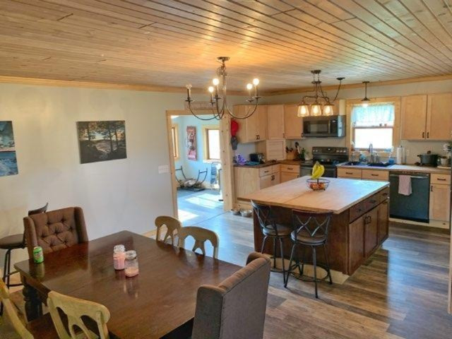 5446 South Stiles Road Ludington, MI 49431 - Photo 4 of 30 IMG_20210427_145324