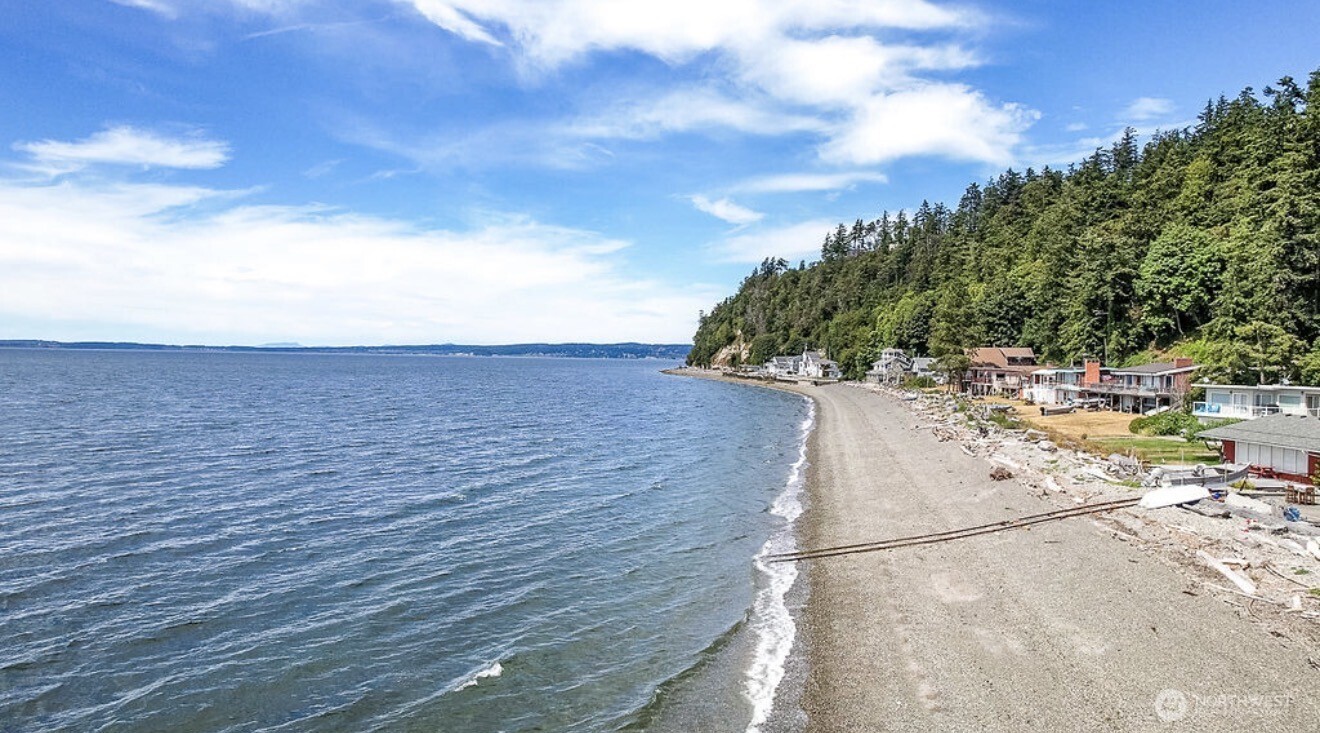 196 Edgebluff Road Camano Island, WA 98282 - Photo 8 of 20 Gallery Image 8