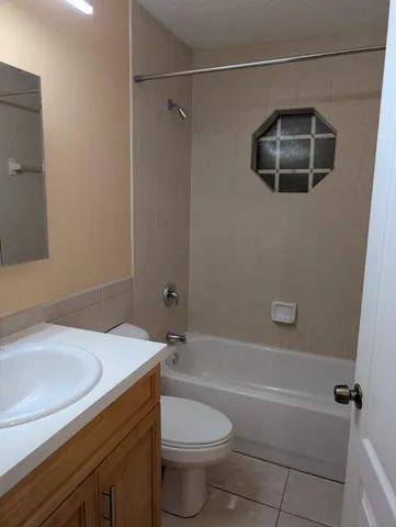 $2,400 | 976 Southwest Whittier Terrace, Port St. Lucie, FL 34953