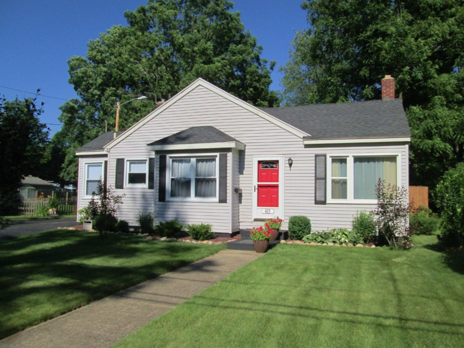 415 North Douglas Avenue Three Rivers, MI 49093 - Photo 1 of 35 415 Douglas 110