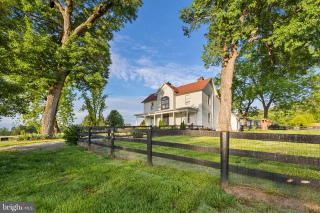 a view of livingroom with furniture and wooden floor