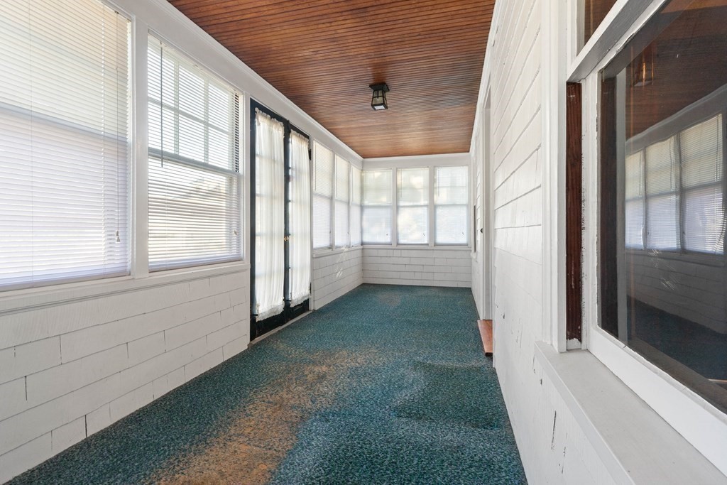 3 Station Road Salem, MA 01970 - Photo 37 of 40 a view of entryway