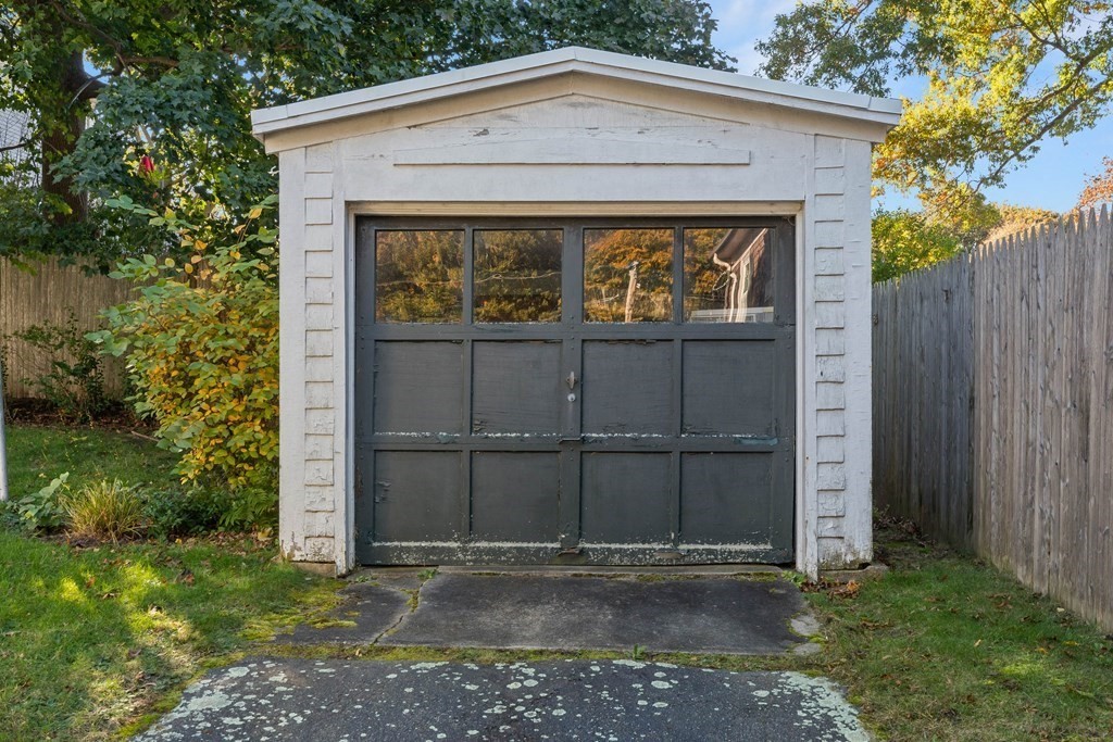 3 Station Road Salem, MA 01970 - Photo 38 of 40 a front view of a house with garden