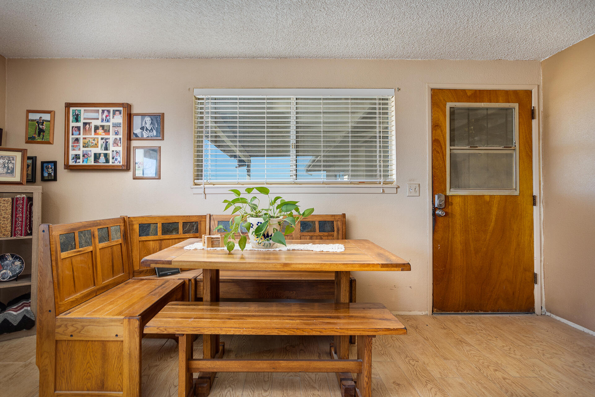 64626 Del Rey Road Joshua Tree, CA 92252 - Photo 15 of 33 a dining room with furniture and window