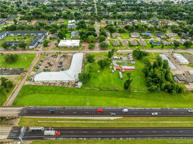 $390,000 | 1718 East Prien Lake Road, Lake Charles, LA 70601