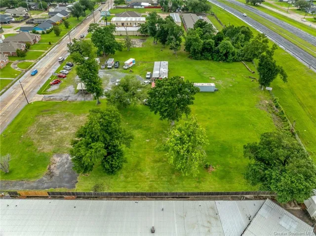 $390,000 | 1718 East Prien Lake Road, Lake Charles, LA 70601