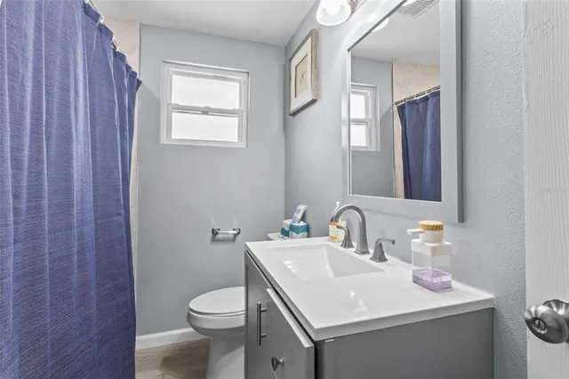 $795,000 | 690 Fox Street, Longboat Key, FL 34228