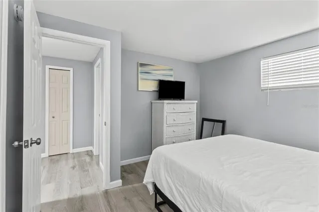 $795,000 | 690 Fox Street, Longboat Key, FL 34228