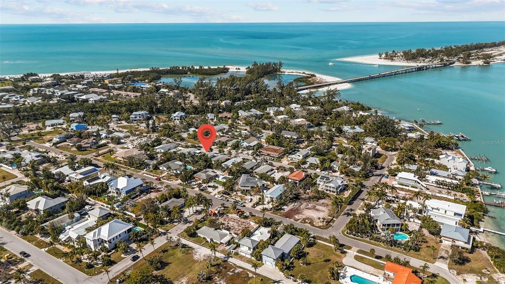 690 Fox Street Longboat Key, FL 34228 - Photo 27 of 41 a view of a city