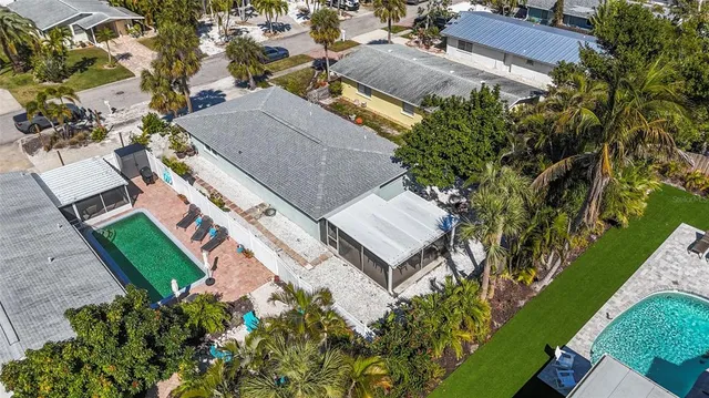 $795,000 | 690 Fox Street, Longboat Key, FL 34228