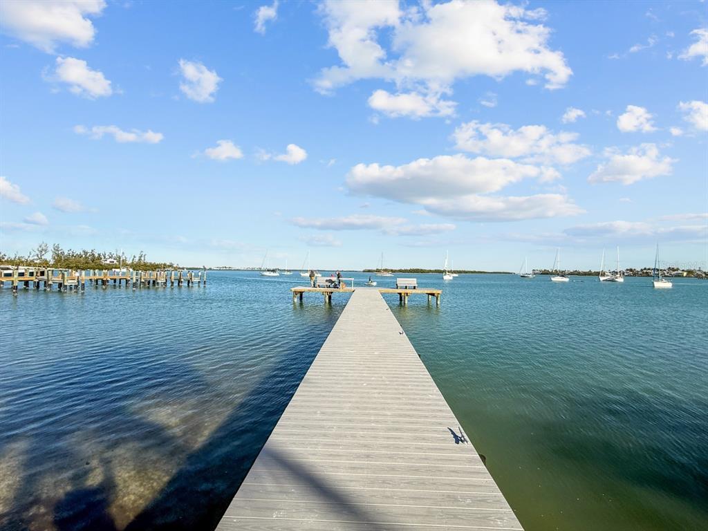 690 Fox Street Longboat Key, FL 34228 - Photo 31 of 41 a view of river and lake