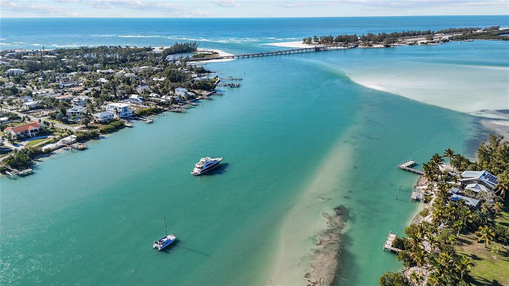 690 Fox Street Longboat Key, FL 34228 - Photo 32 of 43