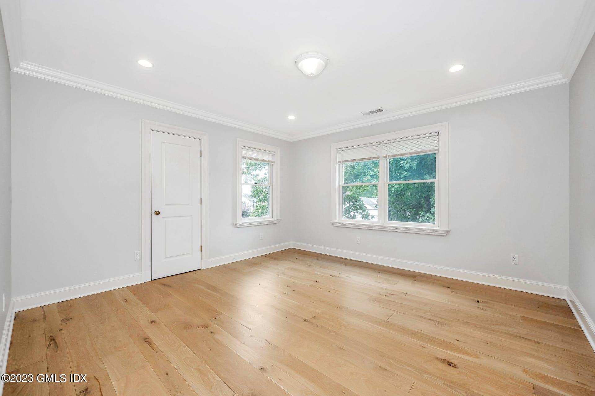 10 Thorn Hill Road Riverside, CT 06878 - Photo 15 of 29 017-451977-MTZ_3252_12844942