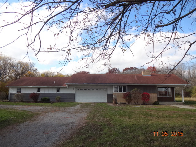 29440 South Klemme Road Beecher, IL 60401 - Photo 1 of 12 a view of a house with a yard