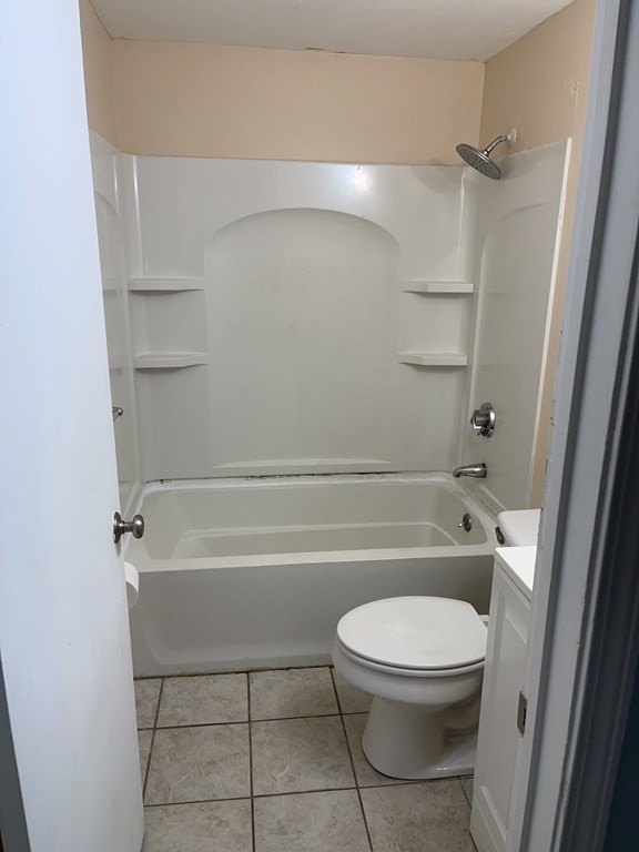 222 Stackpole Street, Unit 10 Lowell, MA 01852 - Photo 14 of 16 Gallery Image 14