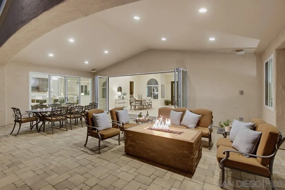 14326 Sandhill Road Poway, CA 92064 - Photo 9 of 75 Gallery Image 9