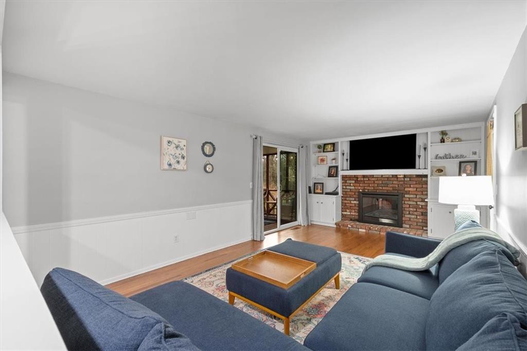 9350 Timber Trail Pittsburgh, PA 15237 - Photo 21 of 38 a living room with furniture and a flat screen tv