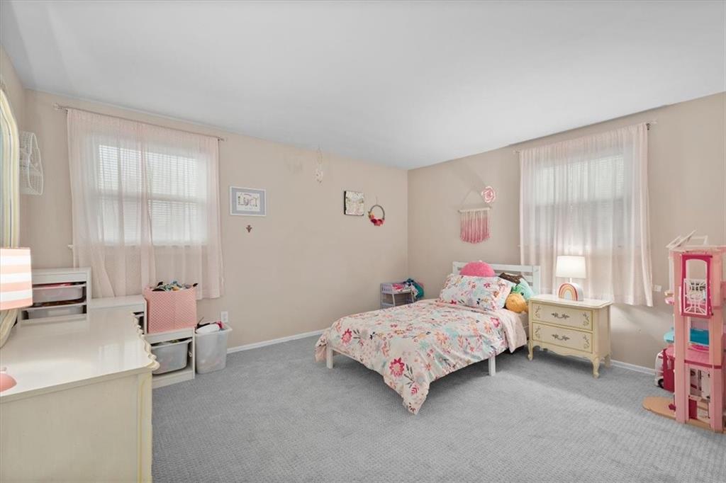 9350 Timber Trail Pittsburgh, PA 15237 - Photo 33 of 38 a bedroom with a bed and a window